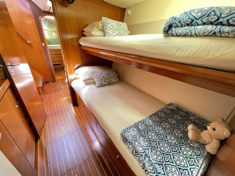 cape town yacht cabin - wooden design